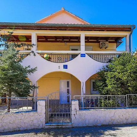Okrug Gornji 51 Casa vacanze