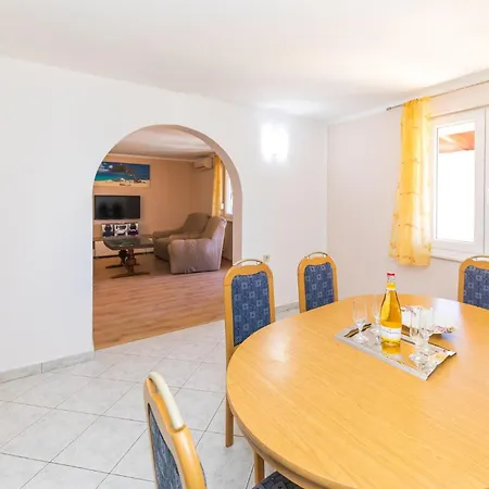 Awesome In Okrug Gornji With Kitchen * Trogir